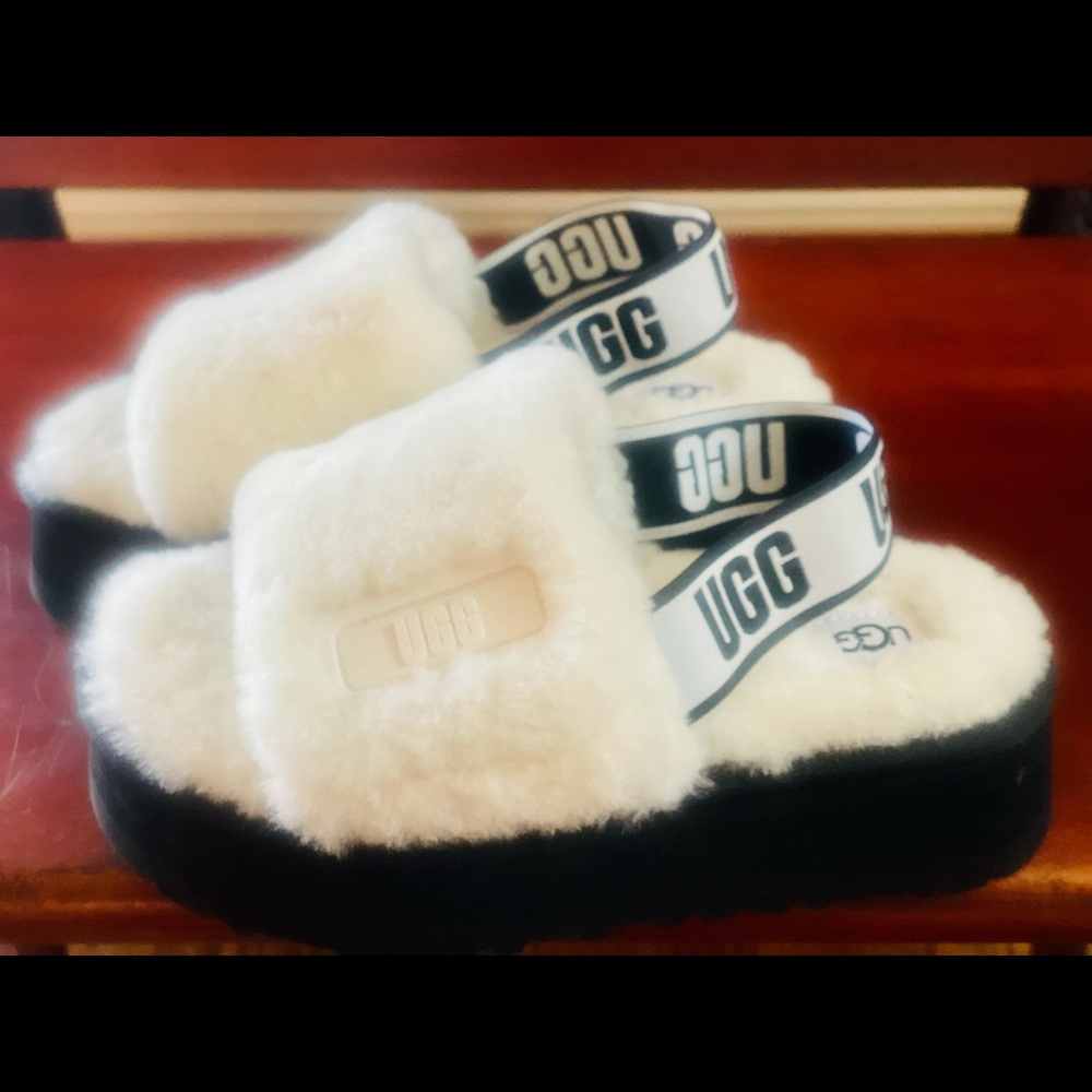 UGG Women's White Disco Slide Slippers Size 5 New